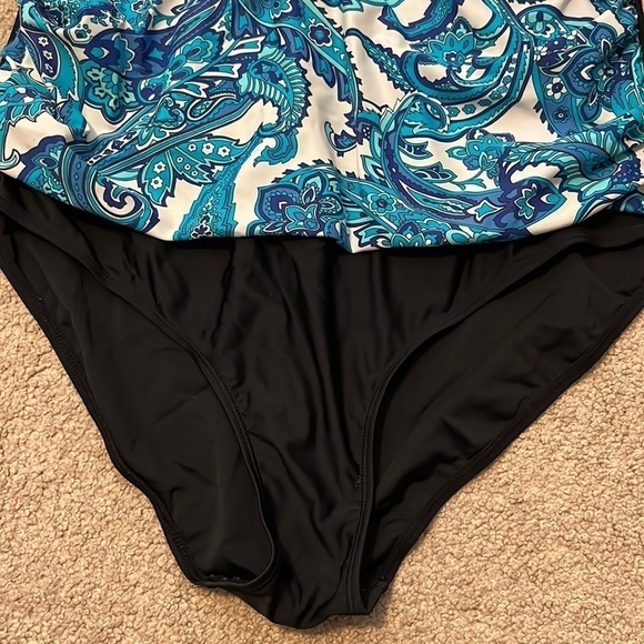 Cara Loona Floral One Piece Swimsuit - Picture 3 of 7